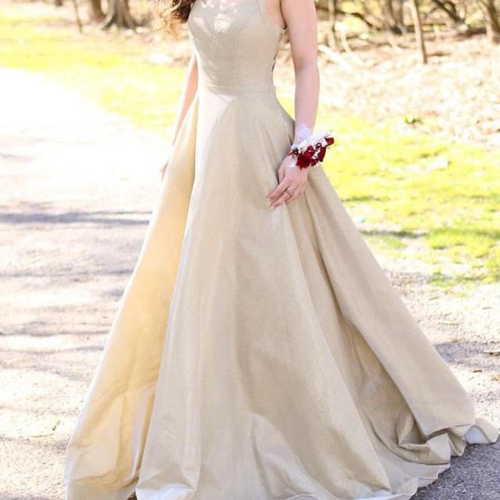 Sherri Hill Gold Prom Dress Size 2 💛⭐️✨